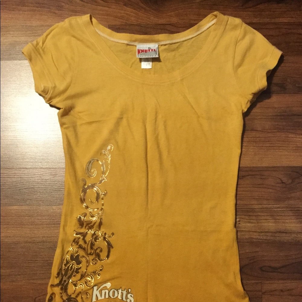 ⚜️Adorable Knotts Berrry Farm shirt Gold design🔱